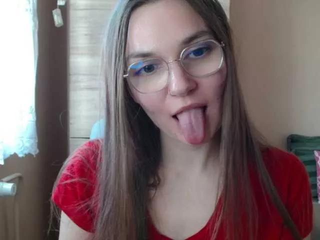 Ellyxcute from BongaCams