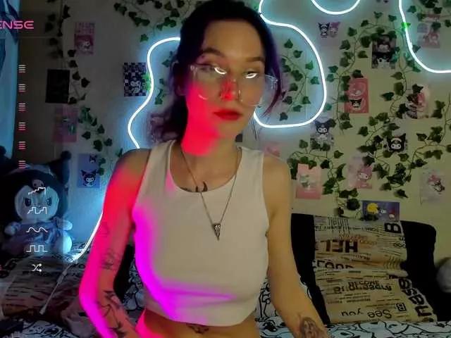 Elven1kiss from BongaCams