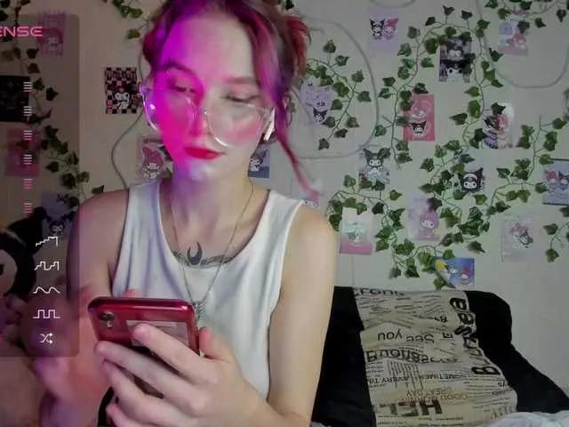 Elven1kiss from BongaCams