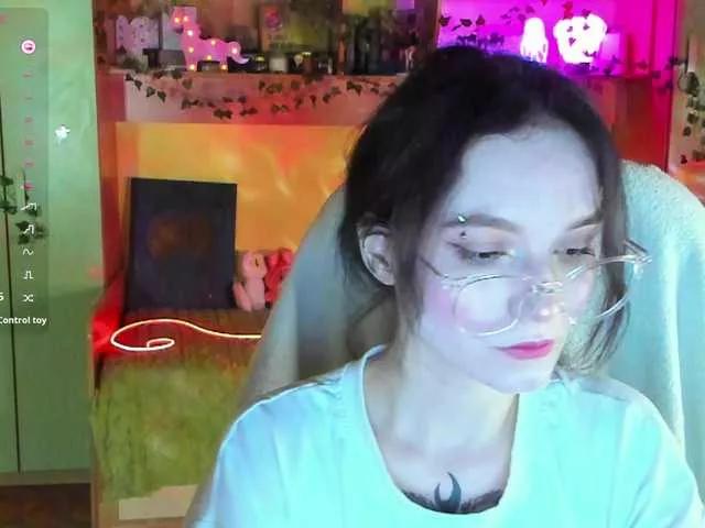Elven1kiss from BongaCams