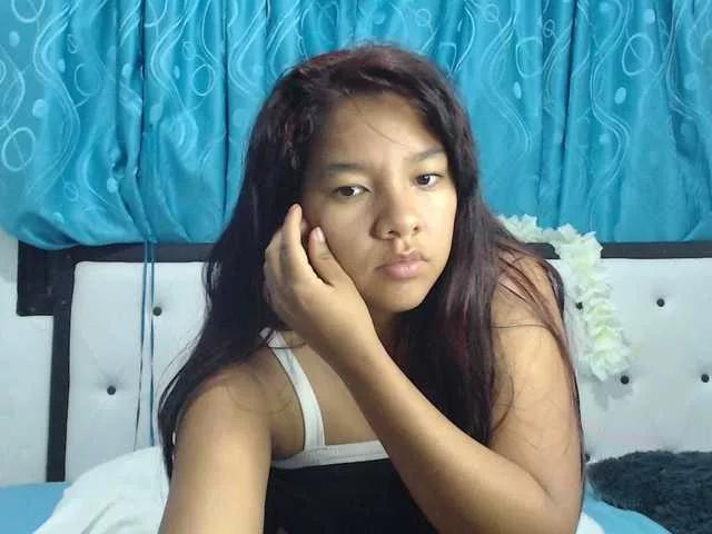 EmelyWhitte from BongaCams