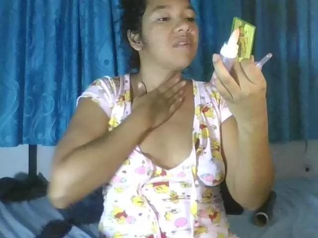 EmelyWhitte from BongaCams