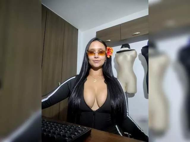 Emeraldgem from BongaCams