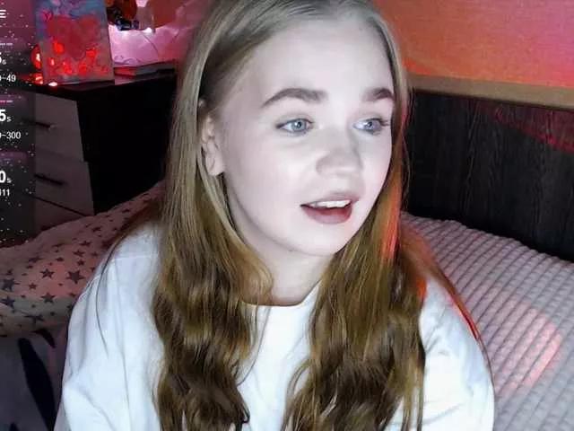 EmiRisse from BongaCams is Freechat