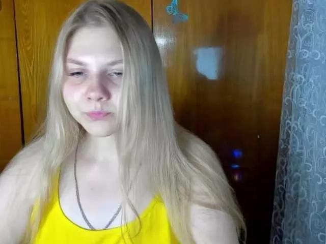 Emma-Frizea from BongaCams