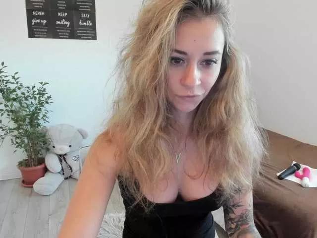 Explore our live girls sluts from our Custom and Multi clubs and checkout exclusive access to highly interactive content, such as shape, hair, titties, pussy type and many more.