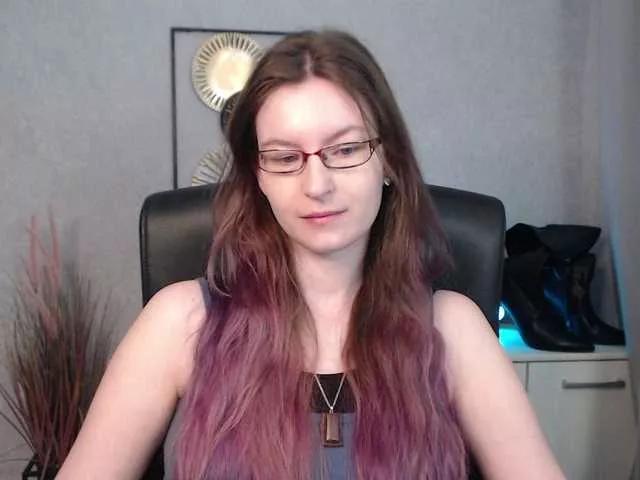 EmmaHeart from BongaCams