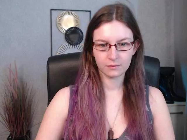 EmmaHeart from BongaCams
