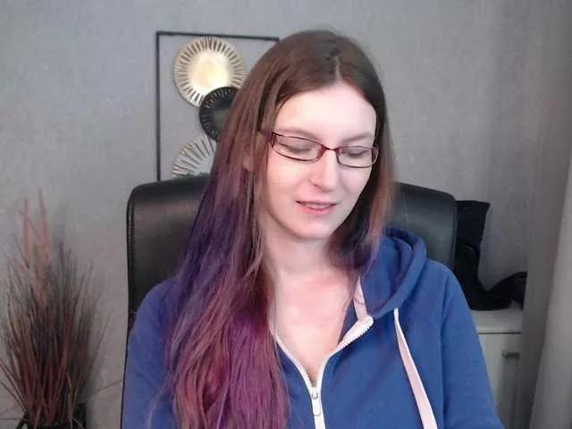 EmmaHeart from BongaCams