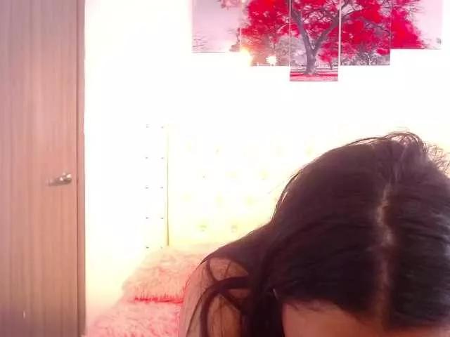 EmmilySquirt from BongaCams