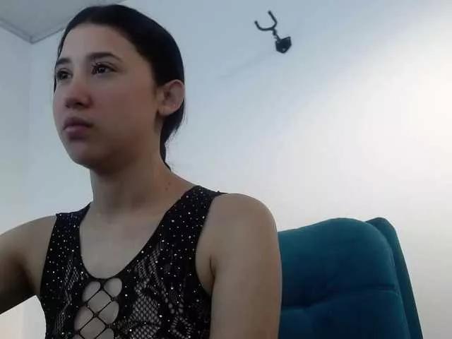EmmilySquirt from BongaCams