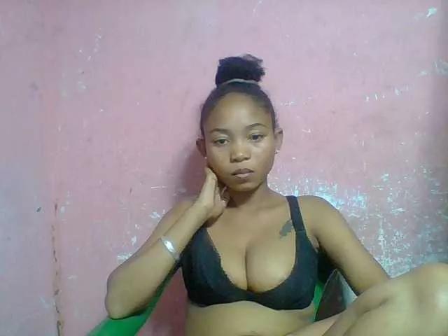 Estelahh from BongaCams