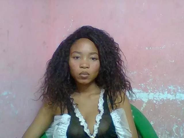 Estelahh from BongaCams
