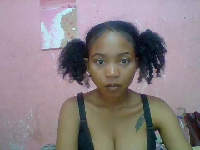 Estelahh from BongaCams