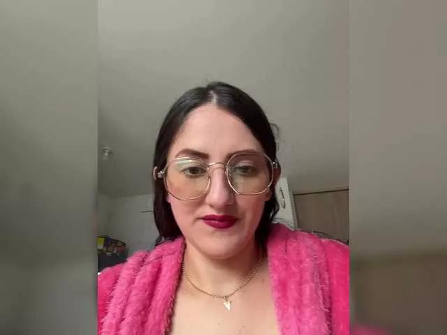 Explore our live girls sluts from our Custom and Multi clubs and checkout exclusive access to highly interactive content, such as shape, hair, titties, pussy type and many more.
