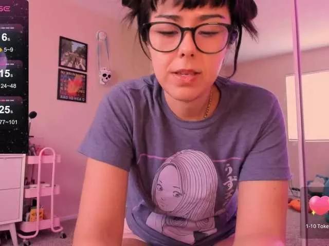 EveeLuna from BongaCams