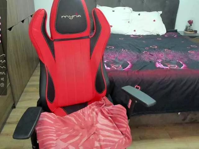 EvelinaAndVioleta from BongaCams