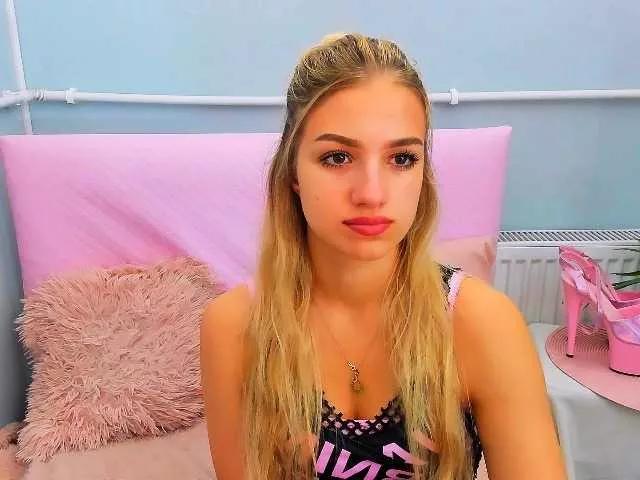 EvetteBody from BongaCams