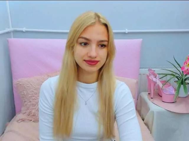 EvetteBody from BongaCams
