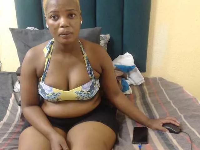 Fatassboodyxx from BongaCams