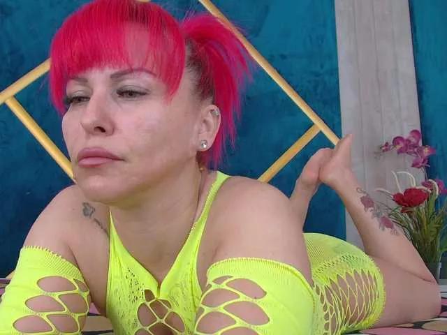 Foxxxy-MILF from BongaCams