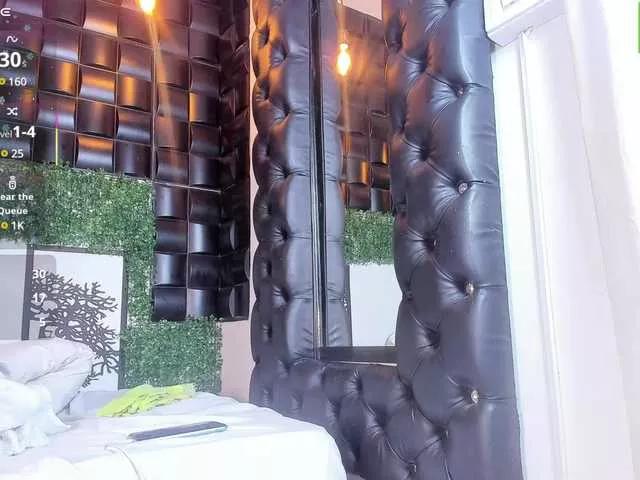 Explore our live girls sluts from our Custom and Multi clubs and checkout exclusive access to highly interactive content, such as shape, hair, titties, pussy type and many more.