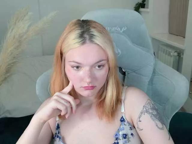 Explore our live girls sluts from our Custom and Multi clubs and checkout exclusive access to highly interactive content, such as shape, hair, titties, pussy type and many more.