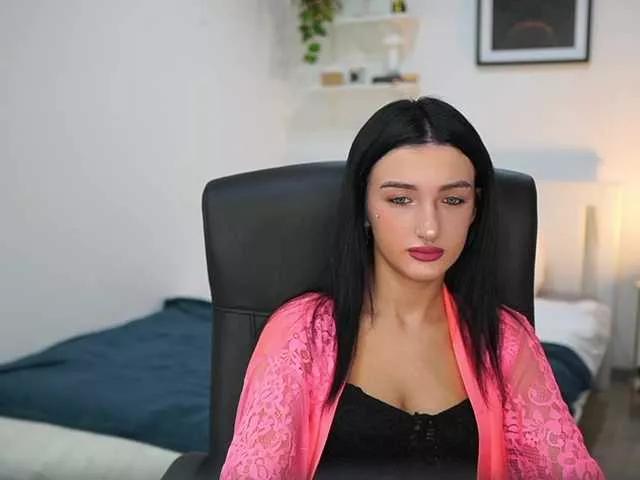 Explore our live girls sluts from our Custom and Multi clubs and checkout exclusive access to highly interactive content, such as shape, hair, titties, pussy type and many more.