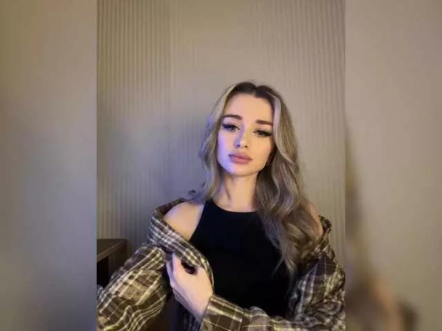 Explore our live girls sluts from our Custom and Multi clubs and checkout exclusive access to highly interactive content, such as shape, hair, titties, pussy type and many more.