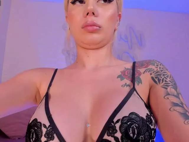 HannaConnor from BongaCams