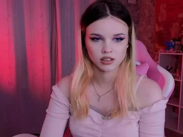 Explore our live girls sluts from our Custom and Multi clubs and checkout exclusive access to highly interactive content, such as shape, hair, titties, pussy type and many more.