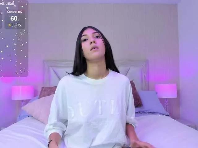 Explore our live girls sluts from our Custom and Multi clubs and checkout exclusive access to highly interactive content, such as shape, hair, titties, pussy type and many more.