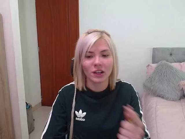 Explore our live girls sluts from our Custom and Multi clubs and checkout exclusive access to highly interactive content, such as shape, hair, titties, pussy type and many more.