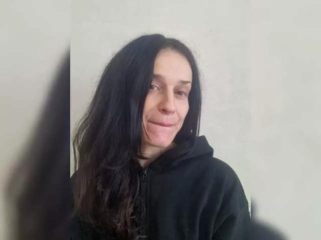 helenakisss from BongaCams