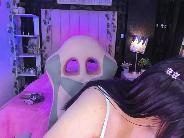 hellenbunnyx from BongaCams