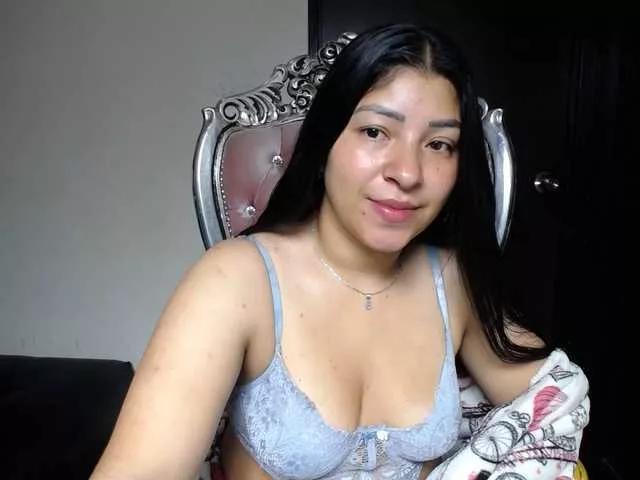 holly20a from BongaCams