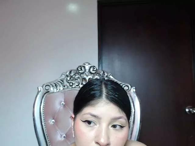 holly20a from BongaCams