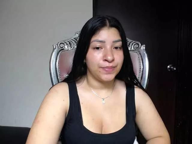 holly20a from BongaCams