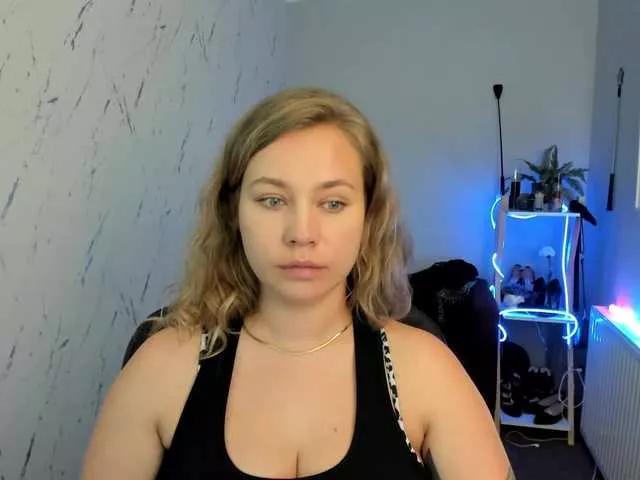 Explore our live girls sluts from our Custom and Multi clubs and checkout exclusive access to highly interactive content, such as shape, hair, titties, pussy type and many more.