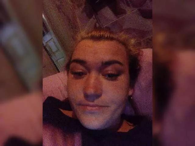 HollyLaBerry from BongaCams