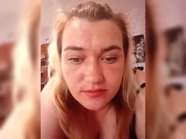HollyLaBerry from BongaCams