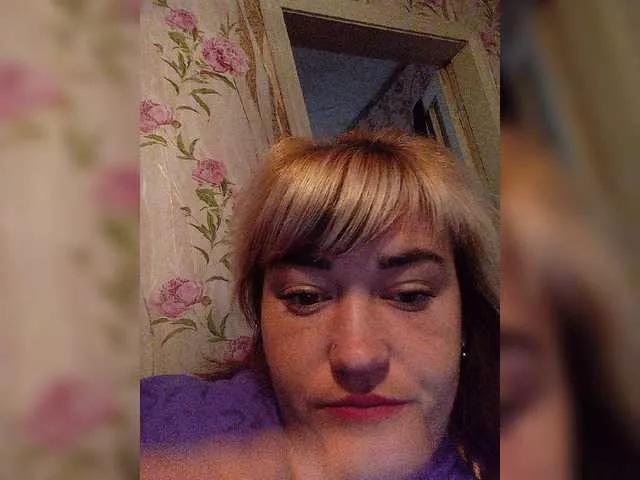 HollyLaBerry from BongaCams
