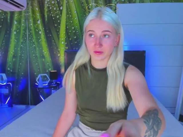 HollyTaillor from BongaCams