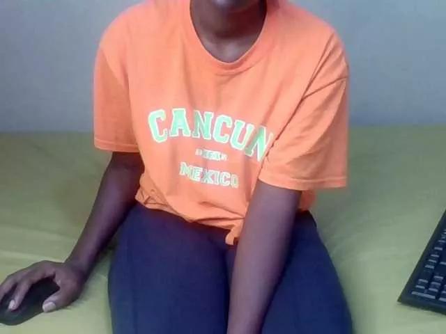 Hollyvigirn from BongaCams