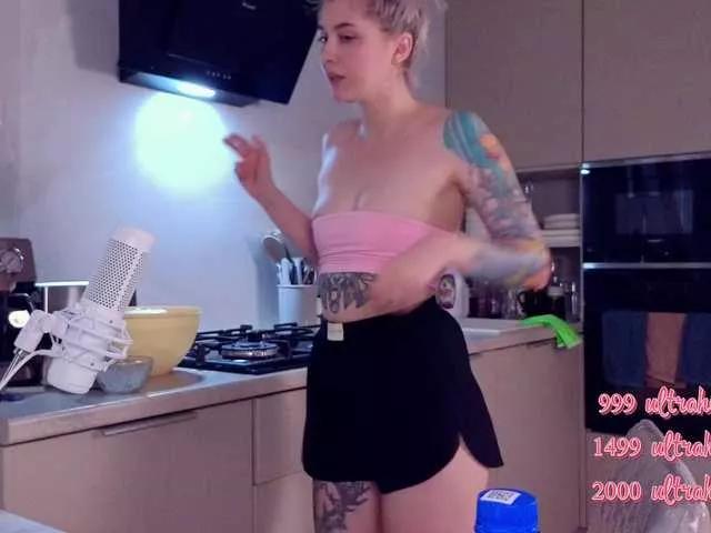 Explore our live girls sluts from our Custom and Multi clubs and checkout exclusive access to highly interactive content, such as shape, hair, titties, pussy type and many more.