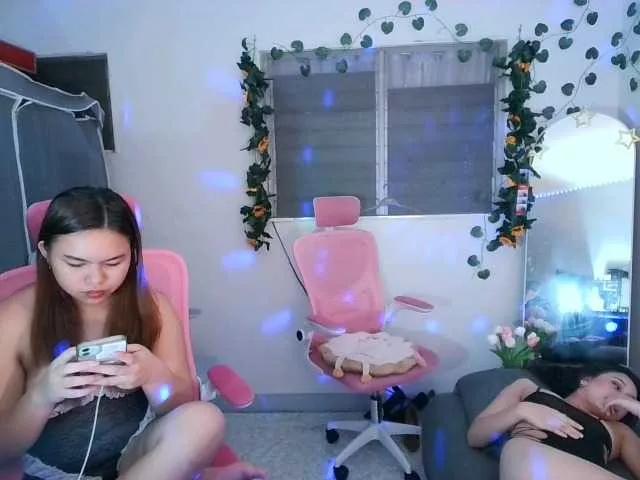 Explore our live girls sluts from our Custom and Multi clubs and checkout exclusive access to highly interactive content, such as shape, hair, titties, pussy type and many more.