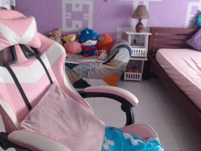 HottieAnne from BongaCams