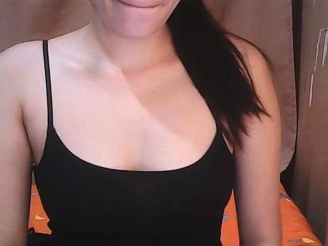 Hottieluna01 from BongaCams
