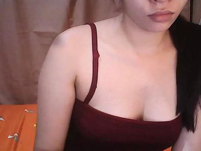 Hottieluna01 from BongaCams