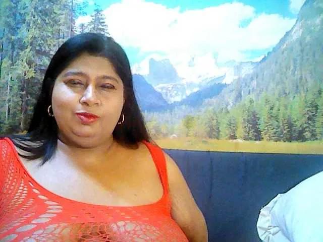 indianhoney from BongaCams